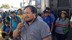 Transportistas del trópico de Cochabamba amenazan con bloqueo indefinido por gasolina defectuosa