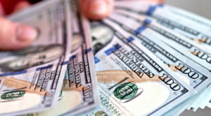 El gobierno ve posible quitar restricciones para retiros en dólares desde junio 