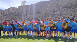 Atigrados y celestes deleitan al público jugando un Clásico de Leyendas