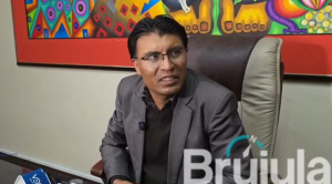 Legisladores rechazan críticas de senador Condori y lo acusan de “hacer cortinas de humo”