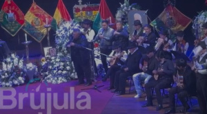 Artistas le dan el último adiós a Santalla en las tablas del Municipal