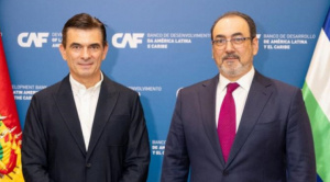 Presidente de la CAF se reunirá este jueves con Paz, luego conocerá los cholets de El Alto y el Salar de Uyuni