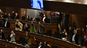 Lara insiste con interpelar a Medinaceli; el presidente del Senado recuerda que esta figura no tiene respaldo legal