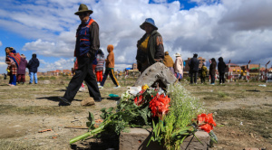 Familiares despiden a los fallecidos en el accidente del avión militar 