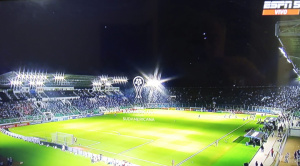 Blooming y San Antonio juegan bajo una deficiente iluminación