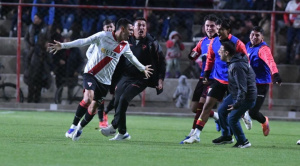 Golazo de Gómez: Always Ready remonta y le gana a Bolívar