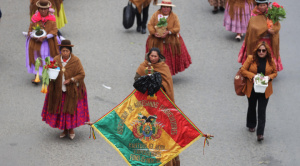El Alto cumple 41 años en medio de luto por el accidente aéreo