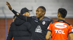 Con dos “Quiñonazos”, Real Oruro remonta ante U de Vinto   