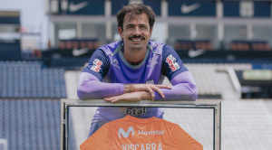 Viscarra aún no es convocado por su club y sigue sin jugar