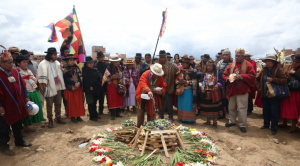 Familias de víctimas de accidente aéreo realizan ritual ancestral de despedida