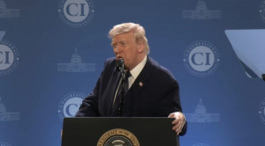 Trump dice que podría "declarar un éxito" la guerra en Irán y acabarla, pero irá "más allá"