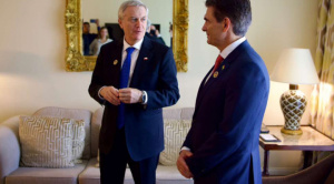 Informan que Paz viaja hoy a Chile y prevé reunirse esta tarde con Kast