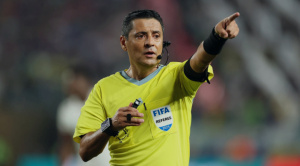 El australiano Alireza Faghani arbitrará el partido Bolivia vs. Surinam