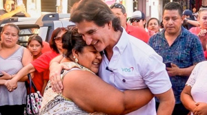 Mamen Saavedra arrasa en Santa Cruz según datos preliminares del TSE