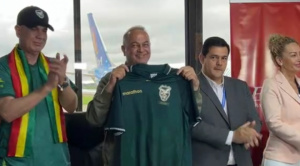 Dirigentes del fútbol e hinchas viajan a México para apoyar a la selección 