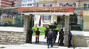 Legisladores coinciden en la necesidad de cambiar la ley electoral y cuestionan inhabilitaciones de último momento