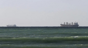 Trump extiende hasta el 6 de abril su ultimátum para que Irán reabra el estrecho de Ormuz