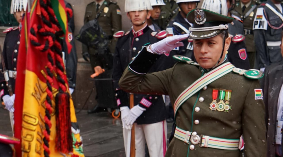 Lara insta a renacer y a la reconciliación, vistiendo el “uniforme” llamado Bolivia, tras el Bicentenario