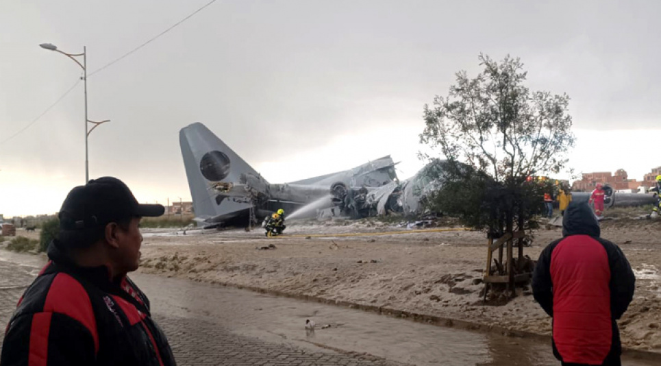 Grave accidente aéreo deja al menos 15 muertos en El Alto